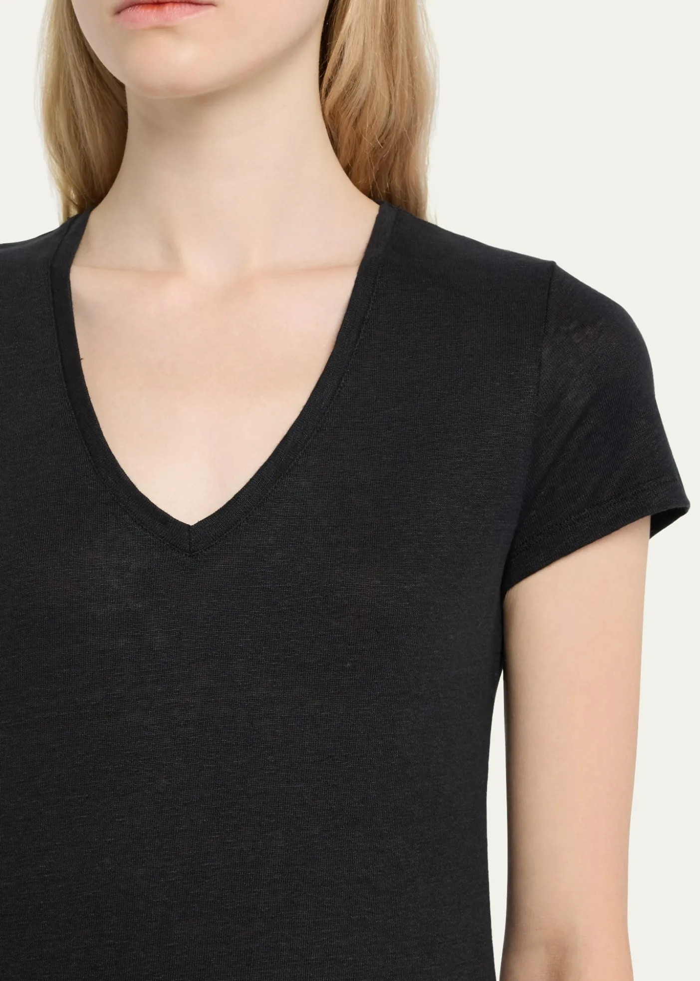 Majestic FilaturesV-Neck Short-Sleeve Stretch Linen T-Shirt