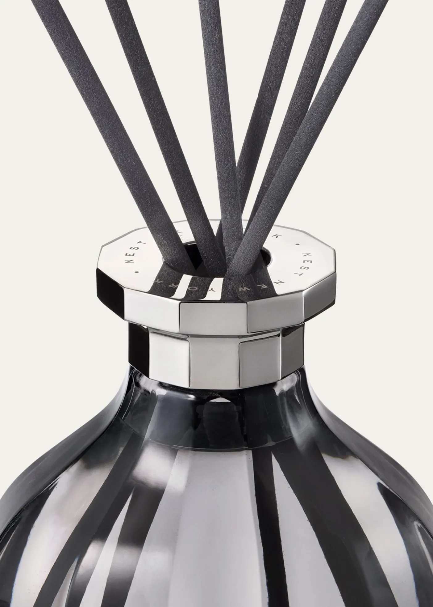 NEST New YorkVOYAGES Opulent Osmanthus Diffuser, 16.9 oz.